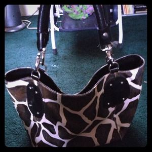 Adoable roomy purse