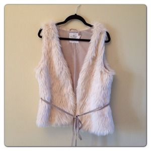 🐳H&M Ladies Faux Fur Vest