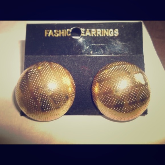 ✧ Round Button Style Vintage/Retro Studs! ✧