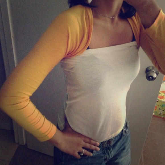 ⛔SOLD⛔ yellow long sleeve bolero 💋
