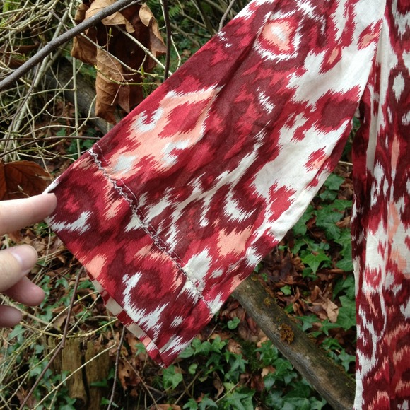 Ivory & reds ikat keyhole tunic - Picture 3 of 4