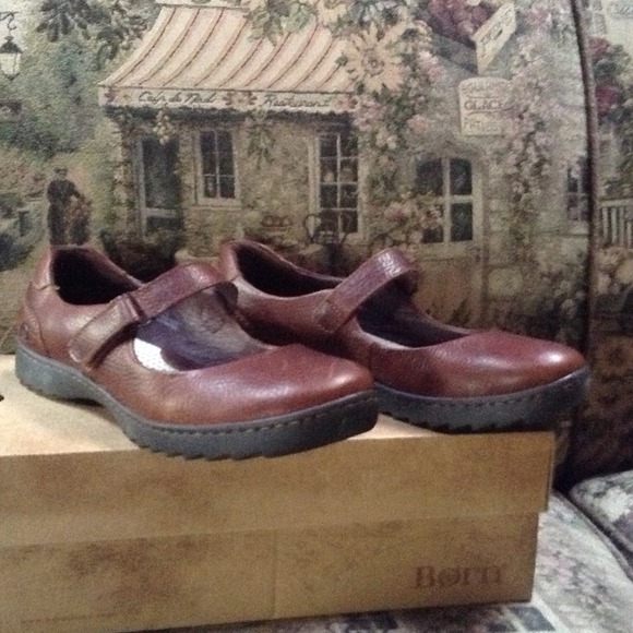 BORN BRAND NEW LADIES SHOES MARY JANE STYLE Sz 10