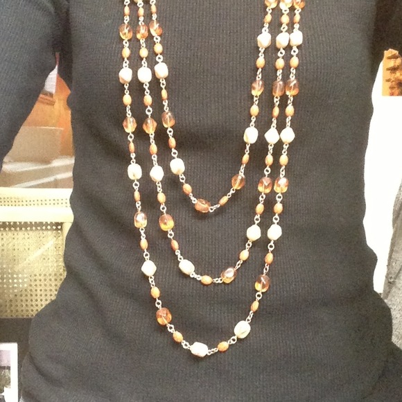 Orange-amber cool necklace.