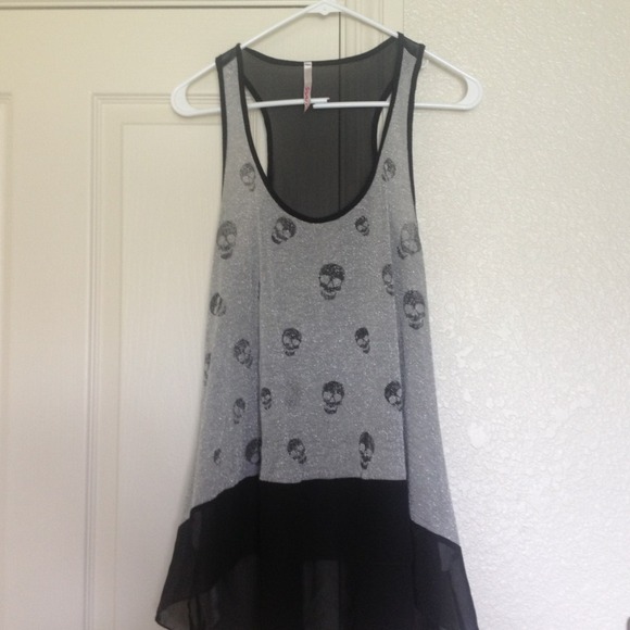 Flowing sheer skull tank