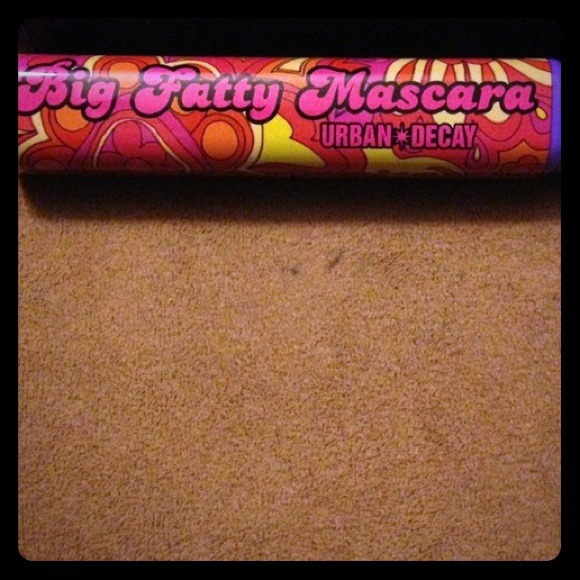 Trading urban decay mascara