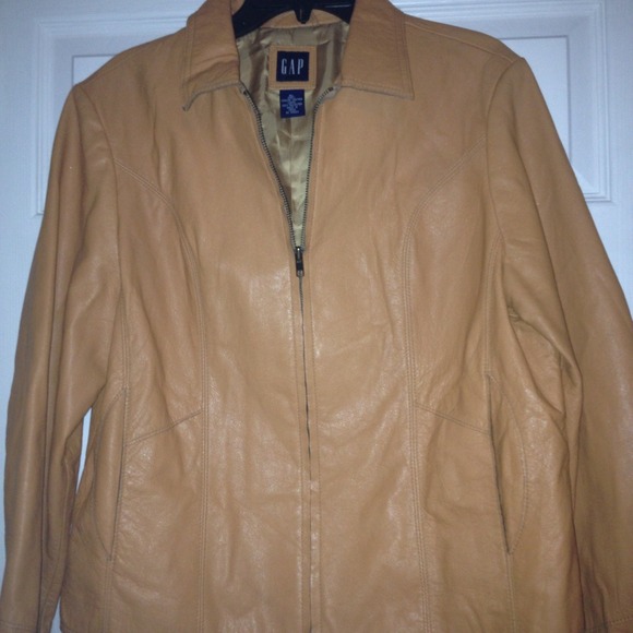 🎀 Cute tan Gap Leather jacket