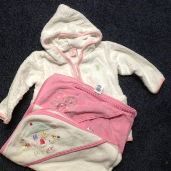 SOLD Bath robe and towel bundle