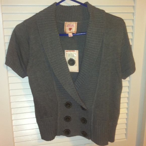 Short sleeved grey cardigan