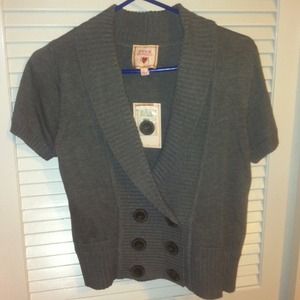 Short sleeved grey cardigan