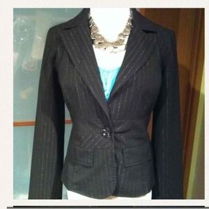 ✂✂️✂️Fitted Black Blazer-Priced to Sell