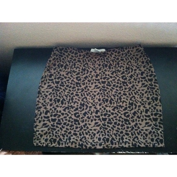unknown Dresses & Skirts - High waisted leopard print skirt