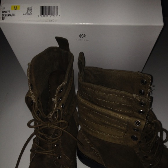 --SOLD-- Nine West Flat Boots - Picture 3 of 3