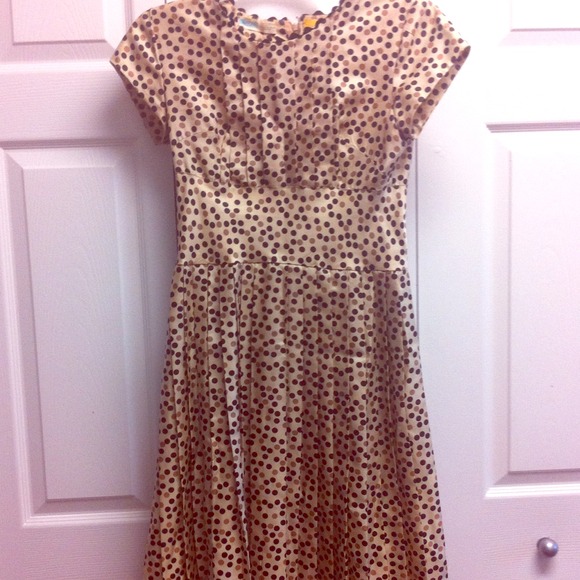 Adorable light/dark brown polka dot vintage dress