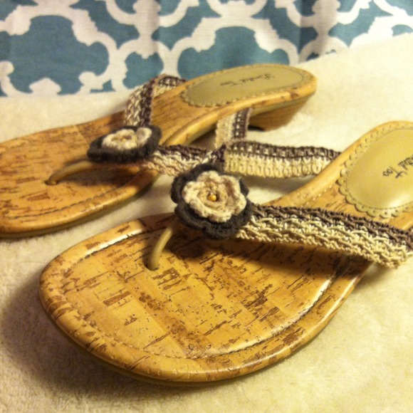 Beachy Sandals!! - Picture 2 of 4