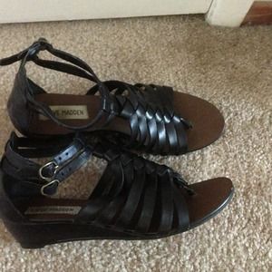 Steve Madden strappies size 6
