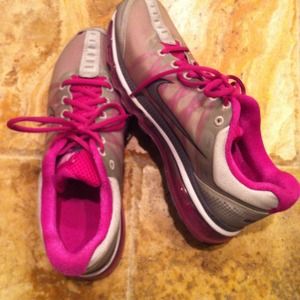 Nike Air Max pink & light gray sz 10