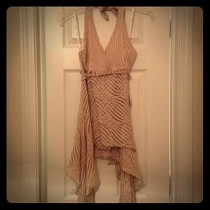 SOLD IN BUNDLE💥Beige halter top with longer sides