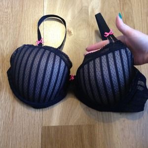 ❌SOLD❌Adorable Black Betsey Johnson Bra