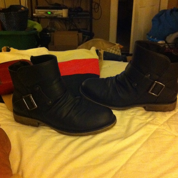 Black Short Zipper Boots with Buckle