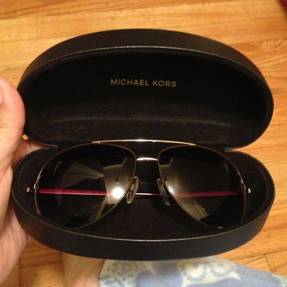 🌟 SOLD 🌟 Authentic Michael Kors sunglasses