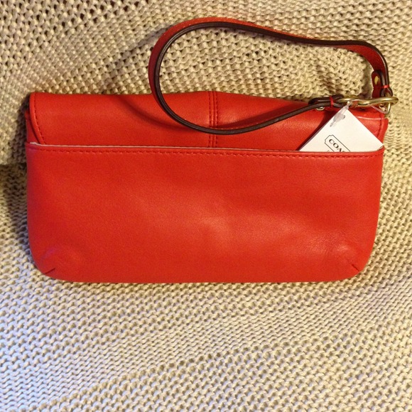 💢SOLD💢NWT Coach Large Wristlet Wallet - Picture 2 of 3
