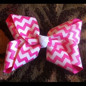 Pink chevron bow, 6" wide