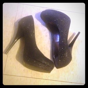 Glitter galore black pumps