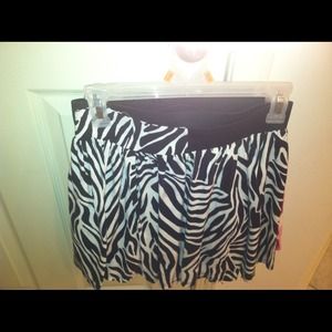 High waiste zebra print skirt!