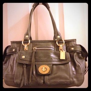 💯Authentic Grey Coach Shoulder Handbag💯