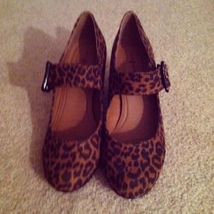 Jaclyn Smith Leopard Heels