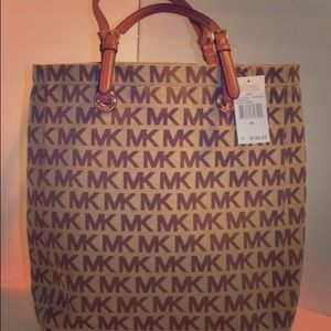 ✋⛔ SOLD❗Monogrammed authentic mk large tote.