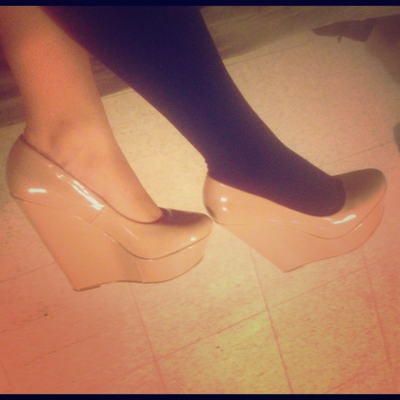 ❌SOLD❌Nude wedges,patent leather like,perfect for