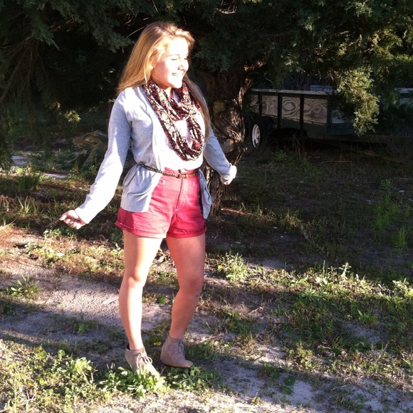 Sold*****Reduced High waisted maroon shorts - Picture 4 of 4