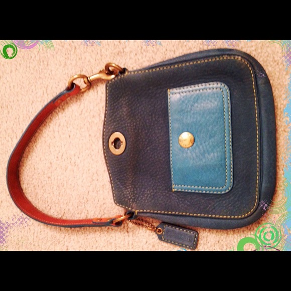 💢SOLD💢Authentic Small Blue Coach
