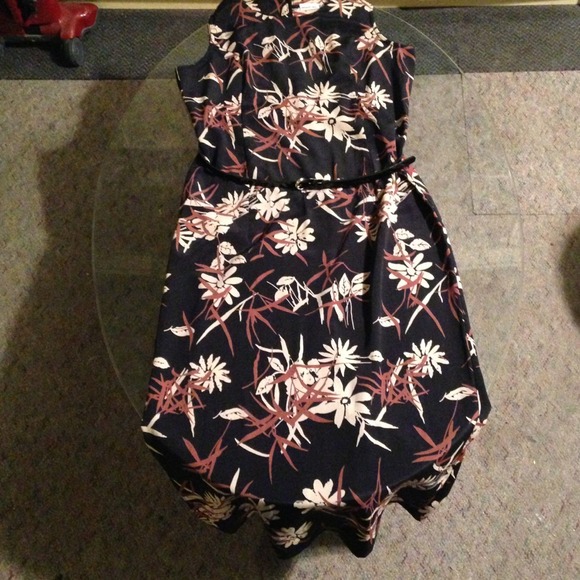 Dress - Picture 2 of 3