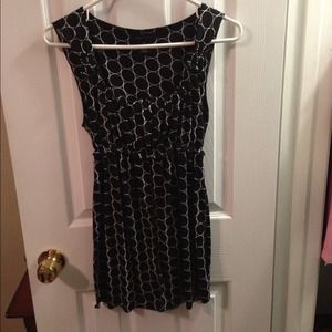 💐💐Sold in bundle 💐💐 Black and white top