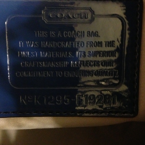 💢SOLD💢 NWT Coach Signature Stripe HOBO - Picture 3 of 4