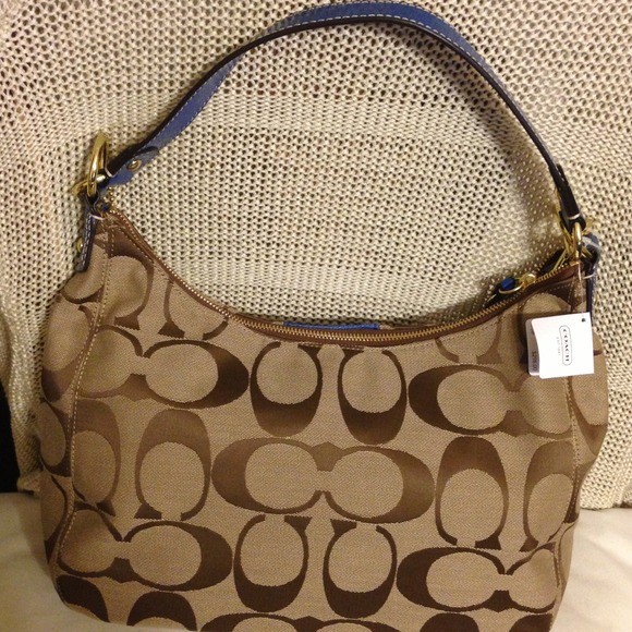 💢SOLD💢 NWT Coach Signature Stripe HOBO - Picture 4 of 4
