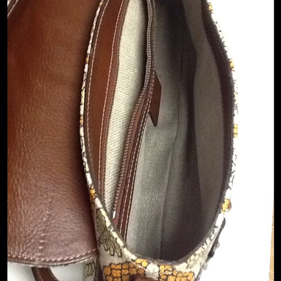 No Longer Available | GUCCI Pineapple Shoulder Bag - Picture 4 of 4