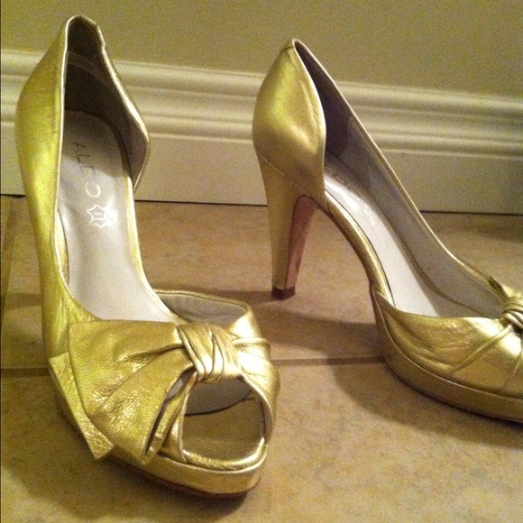 ALDO Gold peeptoe heels size:36 - Picture 2 of 2