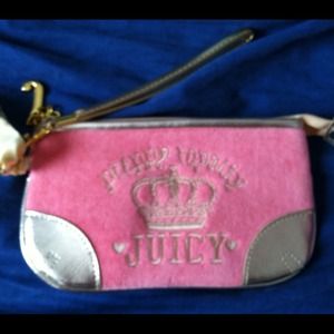 Juicy pink/gold wristlet
