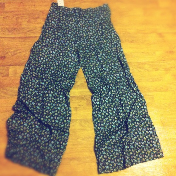 ⚡SOLD⚡Wide Floral Pants