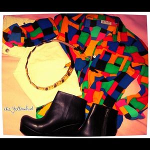 Colorful vintage loose fitting shirt.