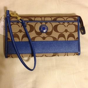 NWT Coach Signature Zippy Wallet