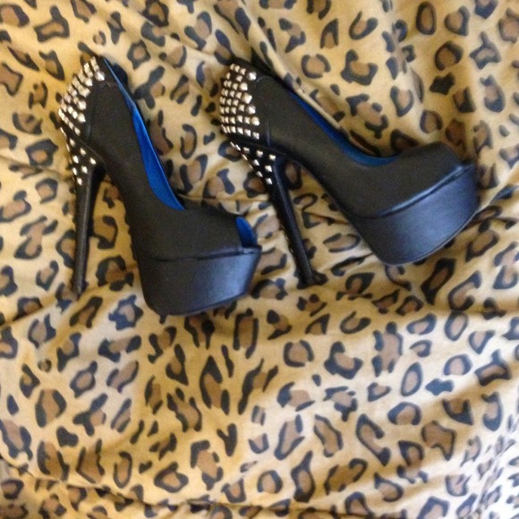 ❌SOLD❌ Studded spiked heels