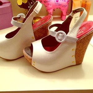 White wedges