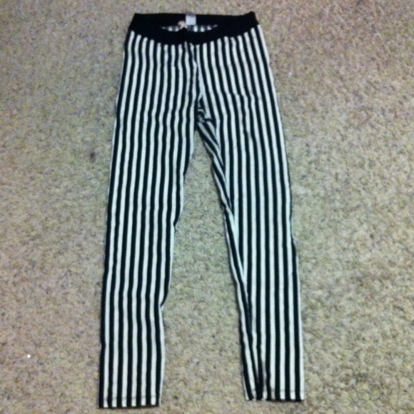 Striped leggings