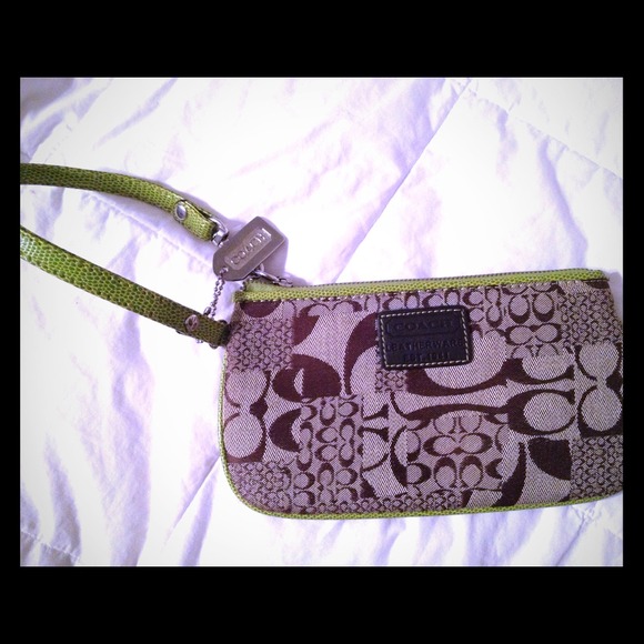SOLD TO @tifflf IN BUNDLE. 👜Authentic COACH