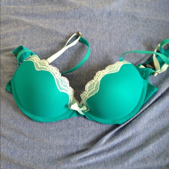Victoria secret bra 32B 👙👏👏👏
