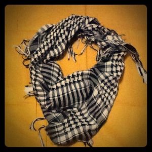 Light black & white scarf.